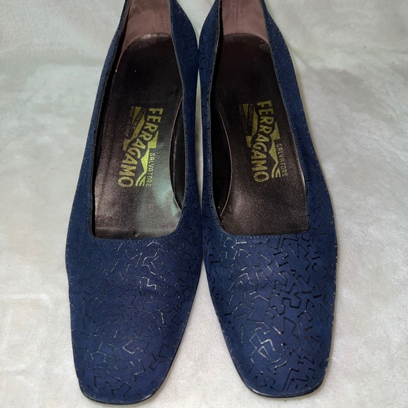 Salvatore Ferragamo Florence vintage blue suede Geometric Print Block Heel shoe - Picture 3 of 11